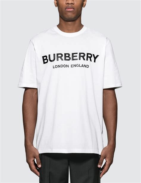 burberry logo print t shirt.